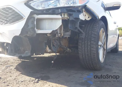 2016 Ford Focus Se z USA, uszkodzony, nr VIN 1FADP3F22GL231049